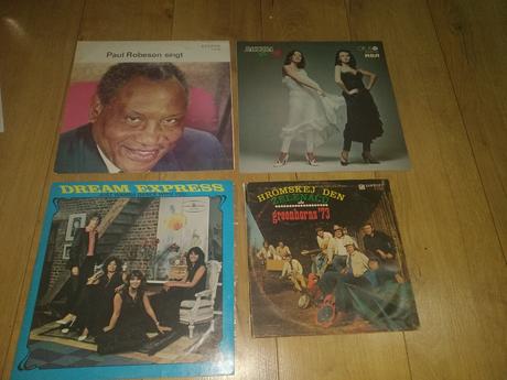 Rôzne vynilové platne,