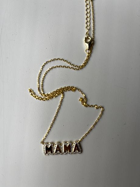 Retiazka s nápisom mama, 