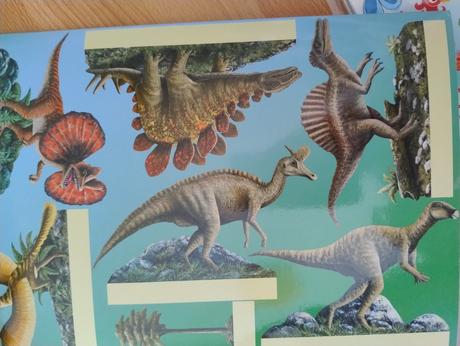 Obťahovanie šablón,vystrihovačka dinosaury,
