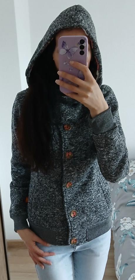 Mikina na gombiky, m / s