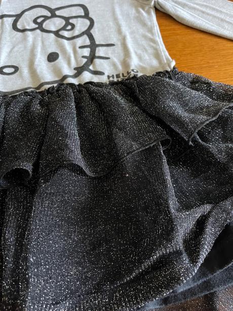 Šatičky hello kitty s volánikmi šifónovými 110/116, sanrio,110