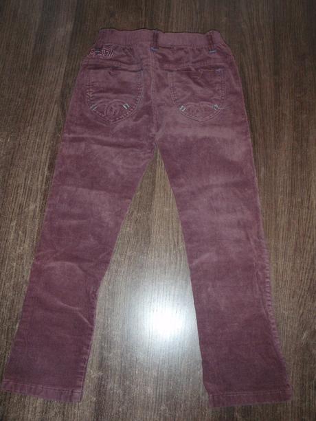 Menčestrové nohavice, 128