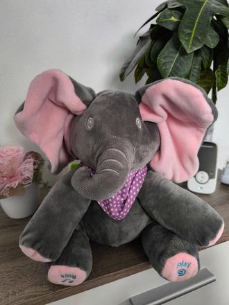 Sloník spieva, hovorí po anglicky a hýbe ušami, 