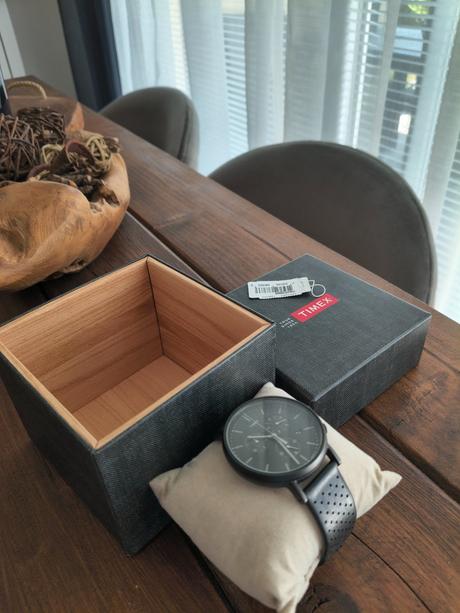 Timex kožené kvalitné hodinky,