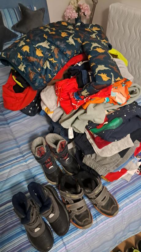 Balík oblečenia pre chlapca 116-128 s topánkami, 122–134