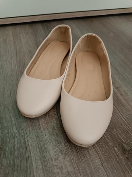 Béžové balerínky, 36