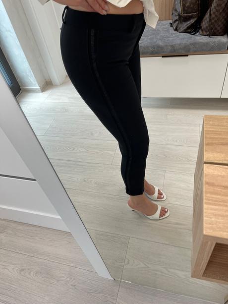 Motivi talianske nohavice, s