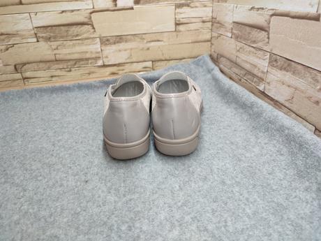 Ara 37,5 - dámske celokožené dierkované topánky, ara,38