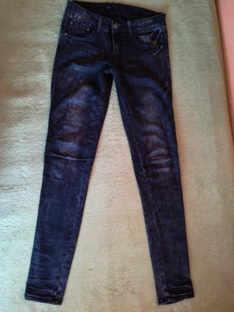 Pružné šedočierne rifličky, 34