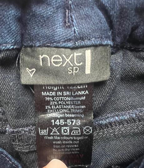 Tmavomodre rifle, next,122