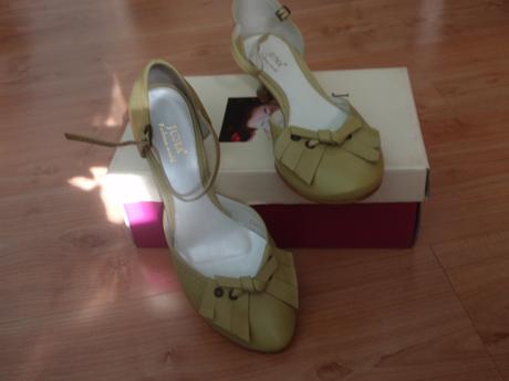 Nenosené kožené topánky  zn. juma, 39