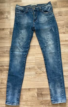 Krásne dámske rifle, l