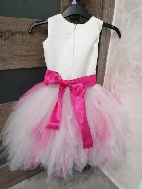 Spoločenské šaty, 110