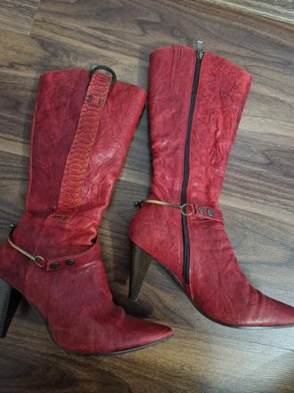 Červené kožené čižmy, 37