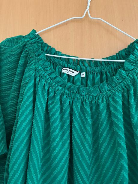 Zelená blúzka s volánmi, naf naf,s