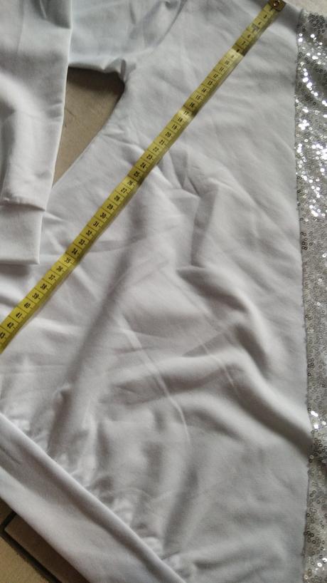 Mikina so strieborným flitrami, 158