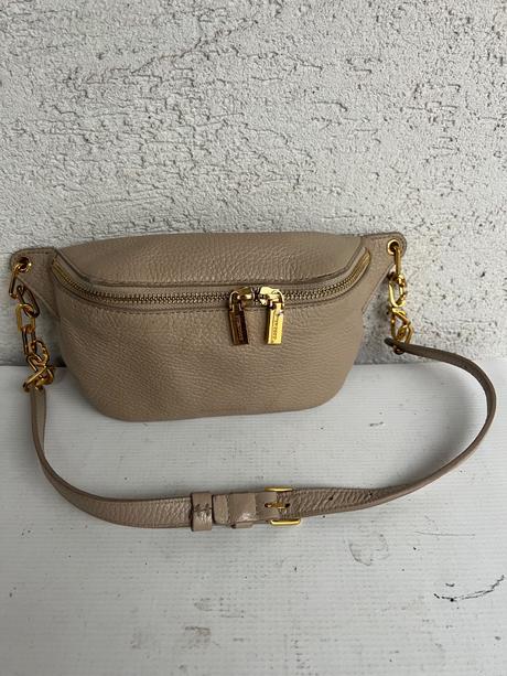 Coccinelle luxusna kozena belt bag ladvinka bezova, coccinelle