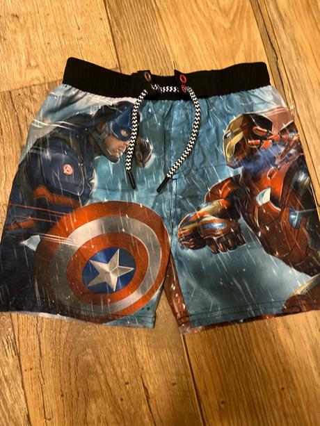 Chlapčenské šortky avengers, vhodné na kúpanie, 128