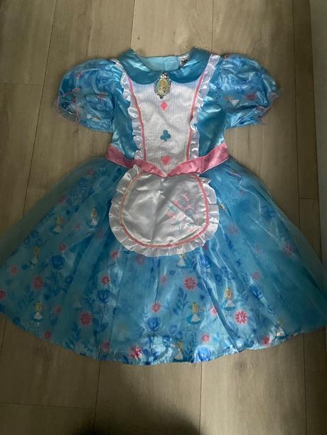 Kostým na krneval alica v krajine zazrakov, 