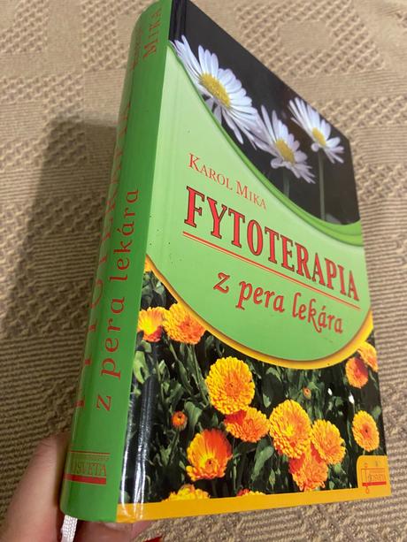 Fytoterapia z pera lekára karol mika  stála 35 eur, 