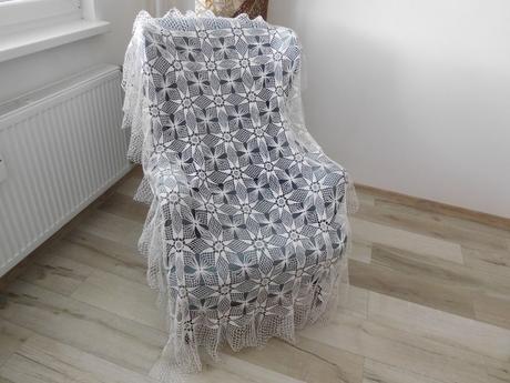 Háčkovaný obrus-150 x 170 cm, 