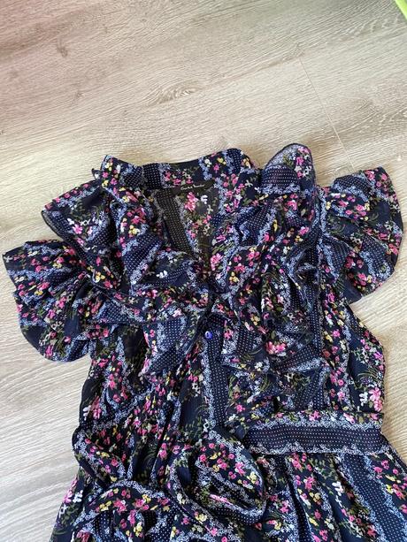 Saty s volanikmi, xs