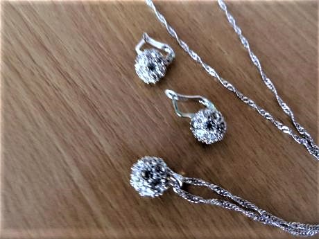 Súprava štrasovej bižutérie, 