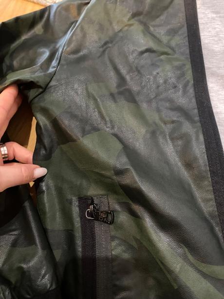 Kozenkova bombera, 140