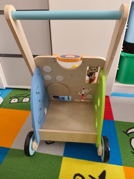 Drevené interaktívne chodítko, 