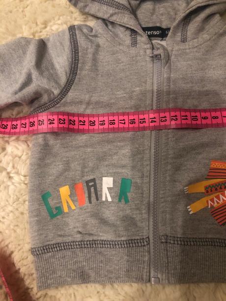 Mikina, in extenso,56