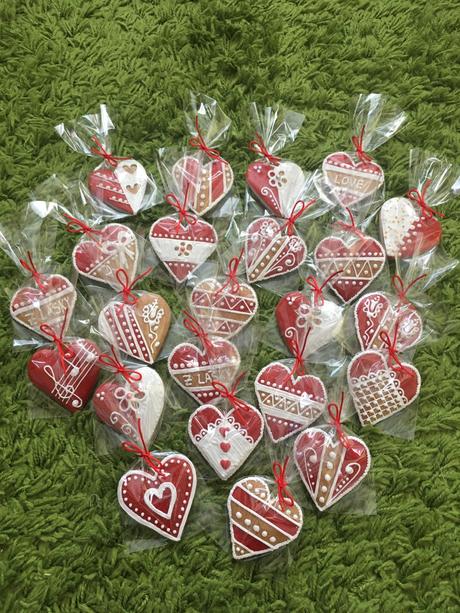 Svadobné medovníkové srdiečka,