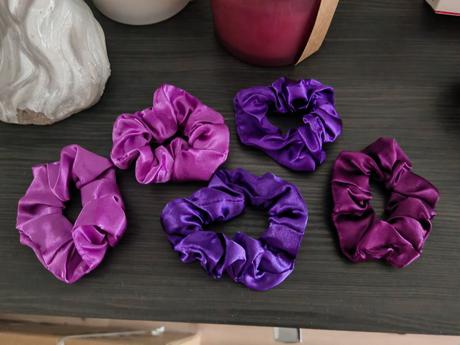 Fialové gumičky do vlasov satenove, 