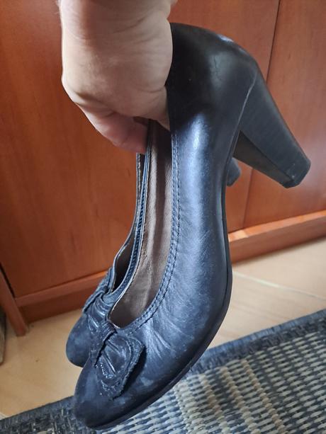 Lodičky caprice, 38