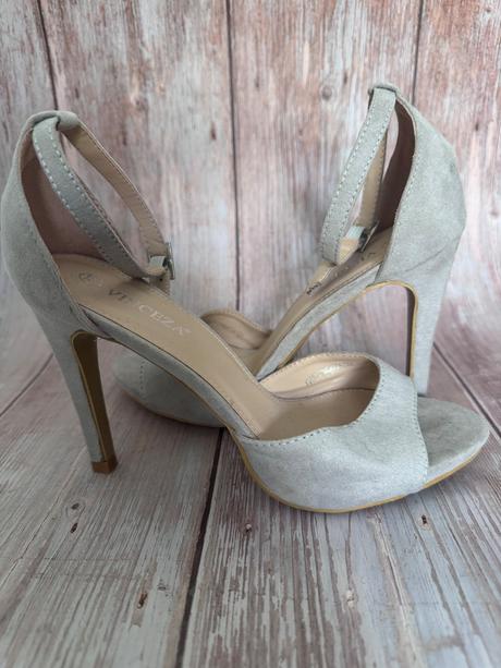 Sivé sandálky veľ 37, 37