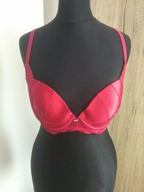 Podprsenka, secret possessions,70d