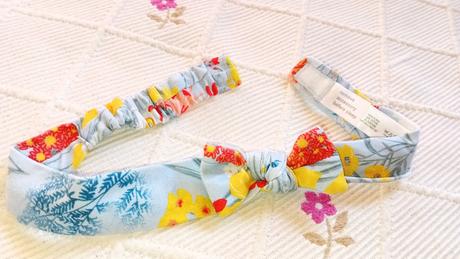 Krásna vyšívaná dievčenská súprava, next,86