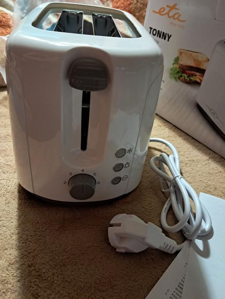 Toastovac eta nepouzity, novy, eta