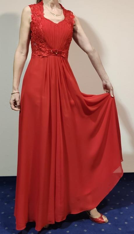 Šaty spoločenské, 38