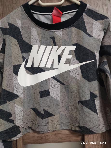 Croppnuta mikina, nike,m