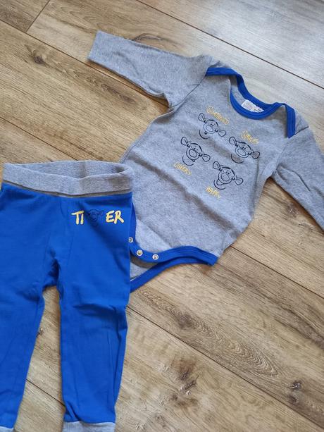 Body + tenké tepláky, lupilu,74