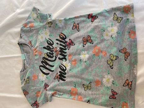 Šedé tričko s motýlmi, 134