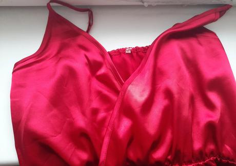 Dlhé šaty s rozparkom saténové, s