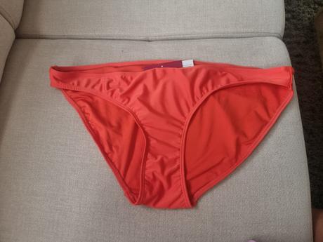 Viac bikiny, 44