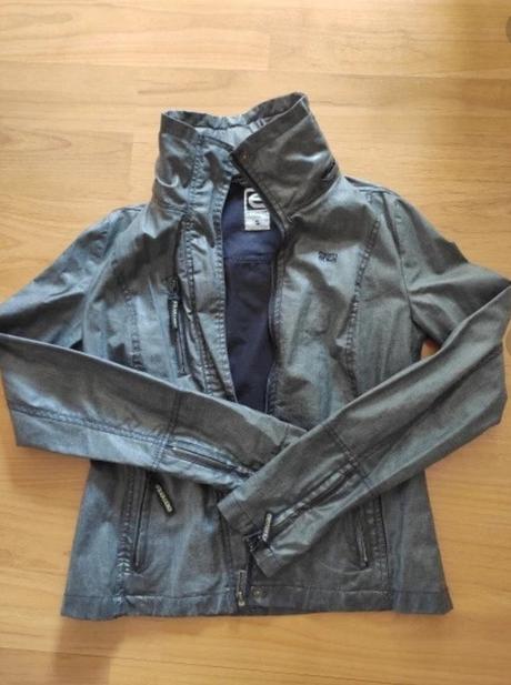 Ľahká sivá bunda, s