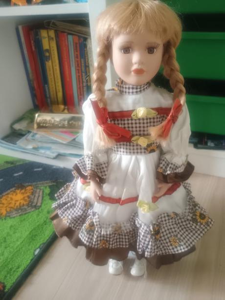 Porcelánová bábika top stav, 