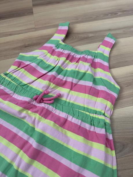 Pekne šatky top stav, lupilu,98