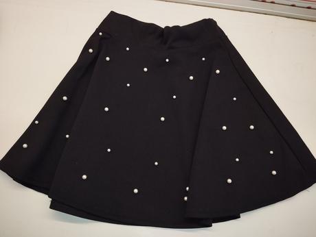 Sukňa s perlami, s