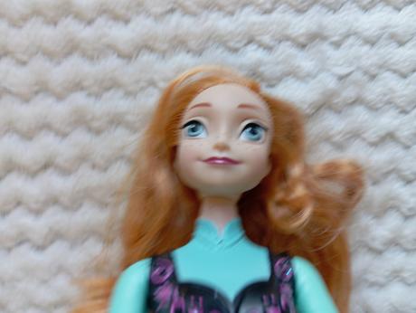 Barbie anna na korčuliach frozen, 