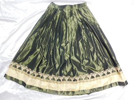 Helene straber luxusna hodvabna sukna ku kroju, 40