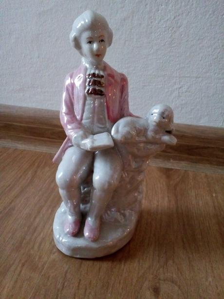 Keramická váza a soška, 